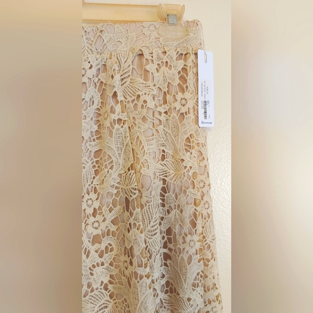 Women LACE plus size skirt with lining nwt beige